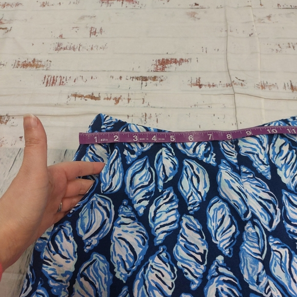 Lilly Pulitzer tropical bright loose fit shorts - Picture 7 of 9